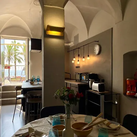 Frontemare Design In Centro Storico - Wifi E A/c *