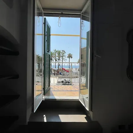 Apartment Frontemare Design In Centro Storico - Wifi E A/c *