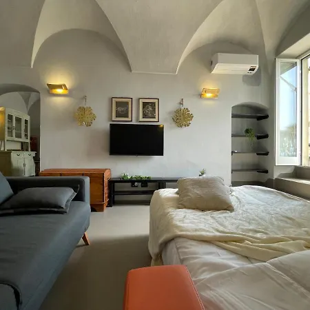Frontemare Design In Centro Storico - Wifi E A/c * Loano