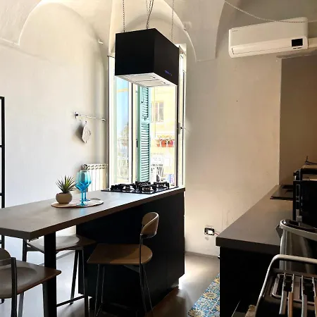 Frontemare Design In Centro Storico - Wifi E A/c Apartment