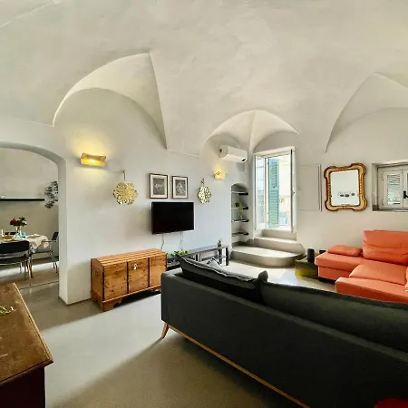 Frontemare Design In Centro Storico - Wifi E A/c Loano