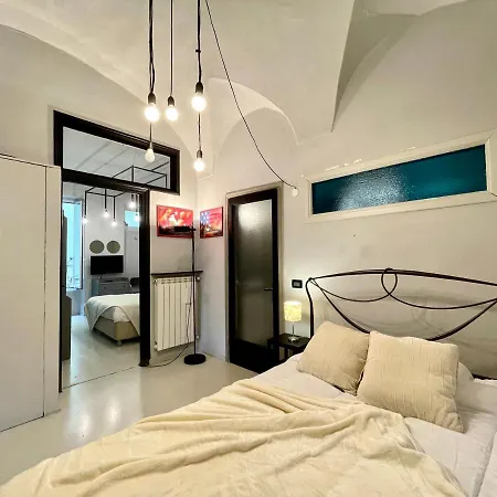 Frontemare Design In Centro Storico - Wifi E A/c * Loano